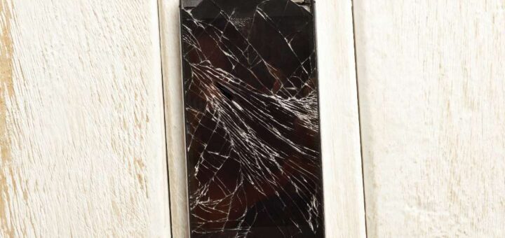 Uszkodzony telefon komórkowy bez danych