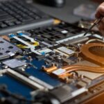 Czym się kierować, wybierając serwis do naprawy elektroniki?