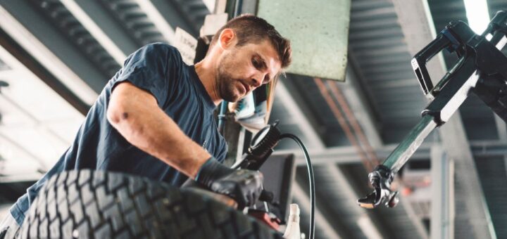 Zakładanie ogumienia